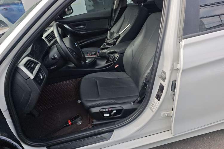 Used BMW 3 Series 2016 316i Fashion Model Left Front Seat