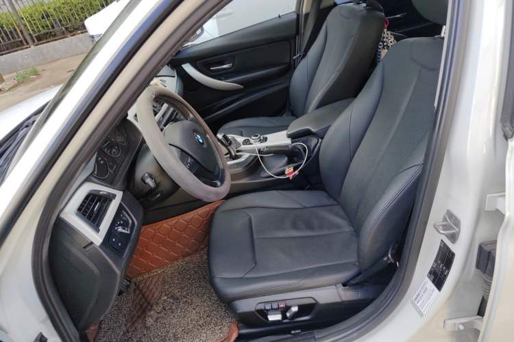 Used BMW 3 Series 2016 320i Fashion Model Left Front Seat