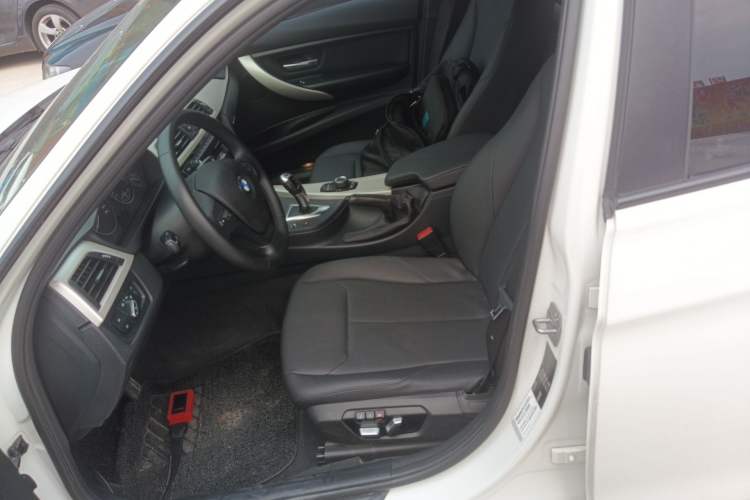 Used BMW 3 Series 2016 320Li Fashion Model Left Front Seat