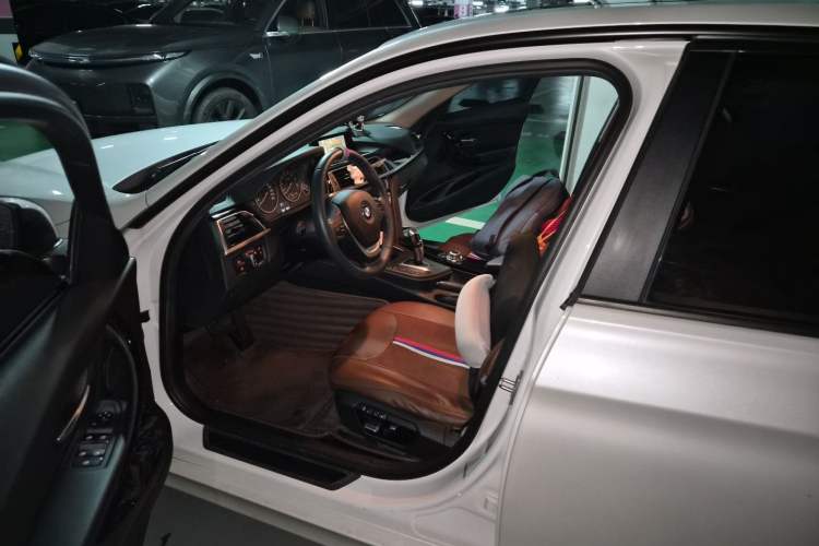 Used BMW 3 Series 2016 320i Fashion Model Left Front Seat