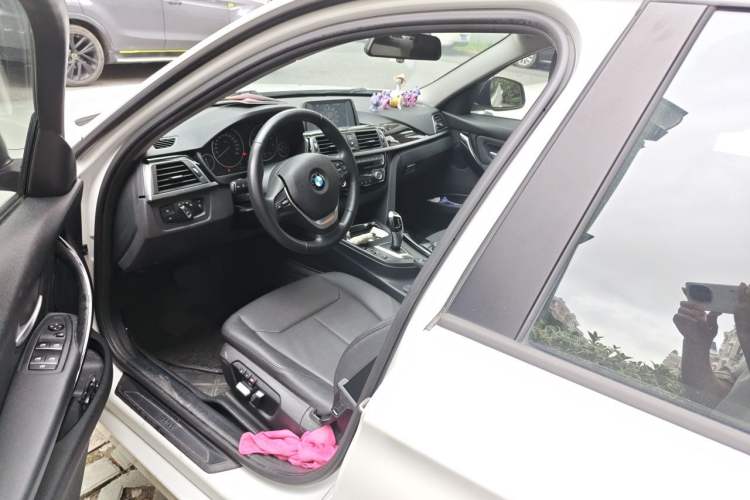 Used BMW 3 Series 2016 316i Fashion Model Left Front Seat