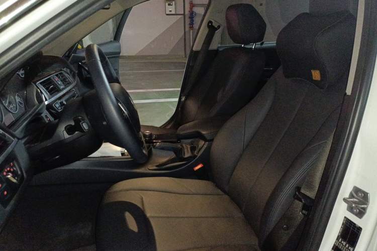 Used BMW 3 Series 2016 320Li Fashion Model Left Front Seat