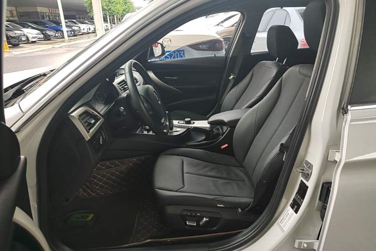 Used BMW 3 Series 2016 320Li Ambition Model Left Front Seat