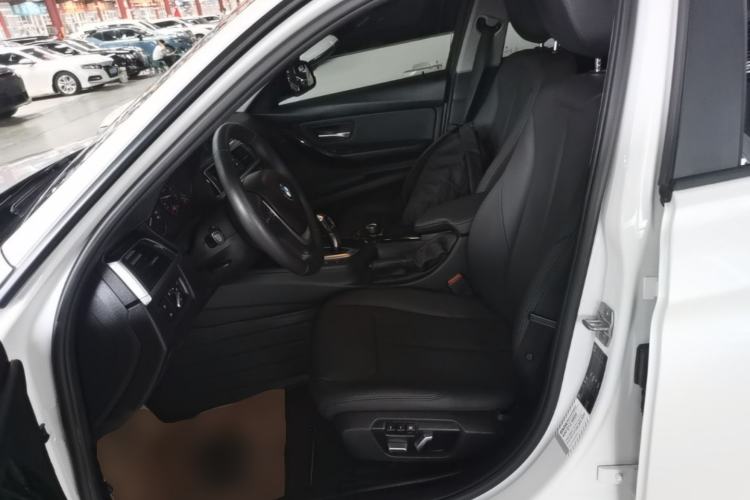 Used BMW 3 Series 2016 316i Fashion Model Left Front Seat