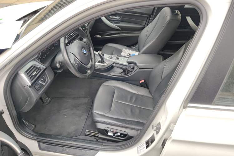 Used BMW 3 Series 2016 328Li Fashion Model Left Front Seat