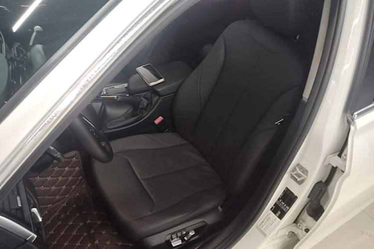 Used BMW 3 Series 2016 320Li Ambition Model Left Front Seat