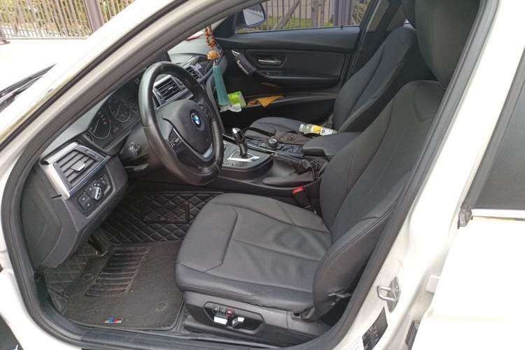 Used BMW 3 Series 2016 316i Fashion Model Left Front Seat