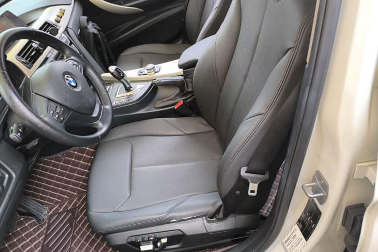 Used BMW 3 Series 2016 320i Fashion Model Left Front Seat