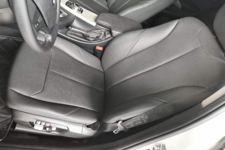 Used BMW 3 Series 2016 320Li Fashion Model Left Front Seat