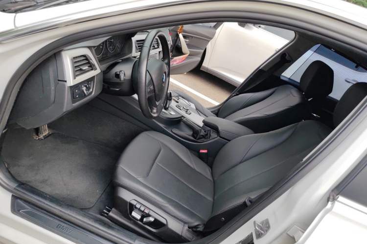 Used BMW 3 Series 2016 320Li Fashion Model Left Front Seat