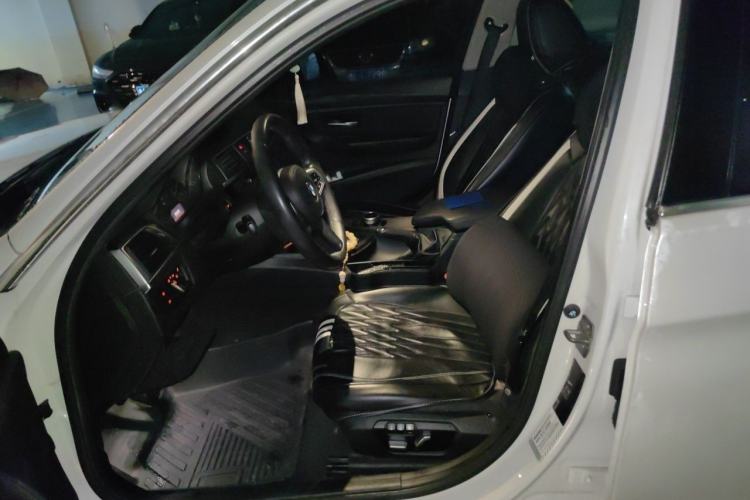 Used BMW 3 Series 2016 316Li Fashion Model Left Front Seat