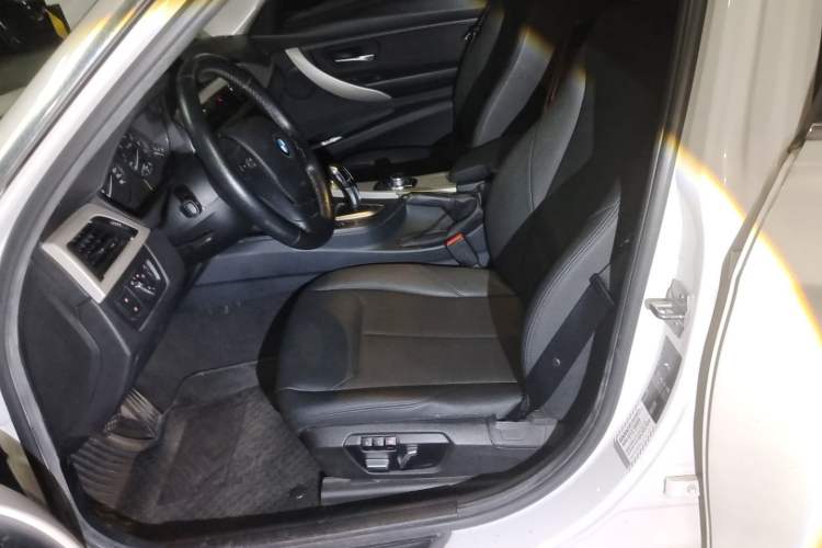 Used BMW 3 Series 2016 320Li Fashion Model Left Front Seat