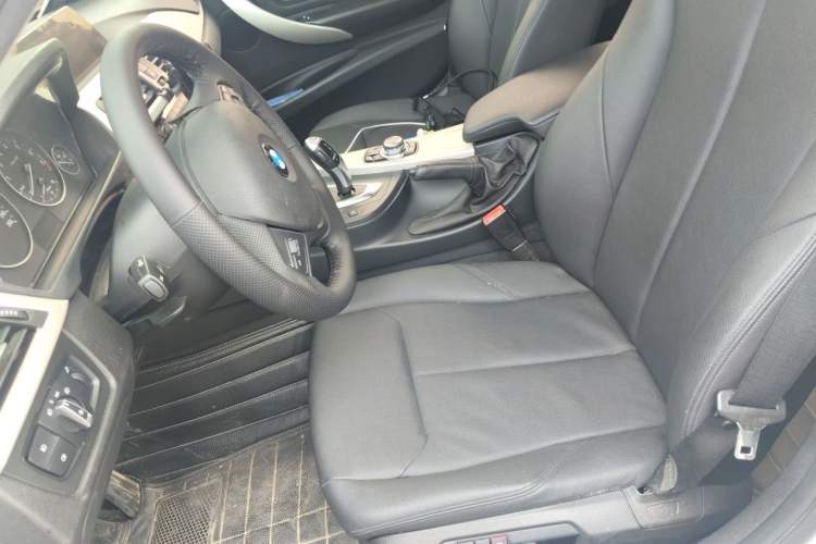 Used BMW 3 Series 2016 320i Fashion Model Left Front Seat