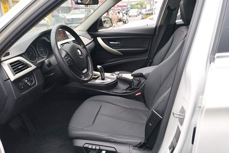 Used BMW 3 Series 2016 320Li Fashion Model Left Front Seat