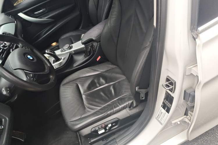 Used BMW 3 Series 2016 328Li Fashion Model Left Front Seat