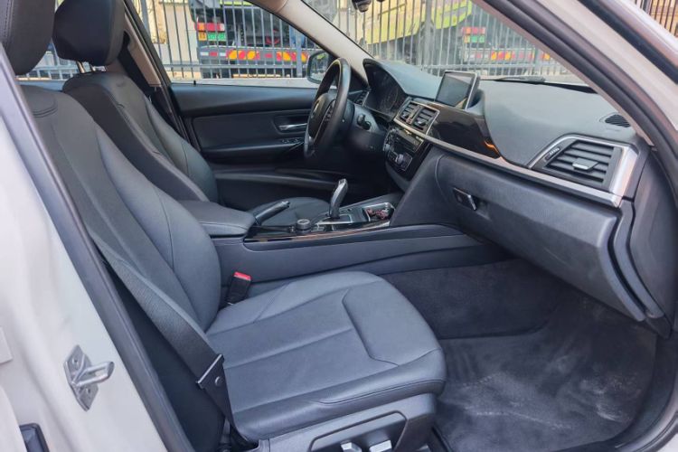Used BMW 3 Series 2016 316i Fashion Model Left Front Seat