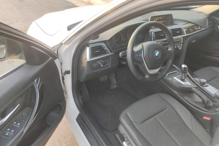 Used BMW 3 Series 2016 316Li Fashion Model Left Front Seat