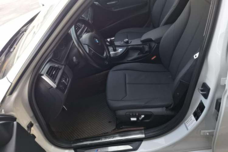 Used BMW 3 Series 2016 316i Fashion Model Left Front Seat