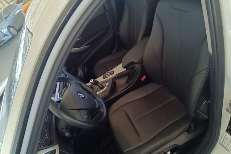 Used BMW 3 Series 2016 320i Fashion Model Left Front Seat