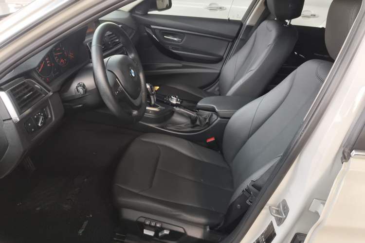 Used BMW 3 Series 2016 320Li Fashion Model Left Front Seat