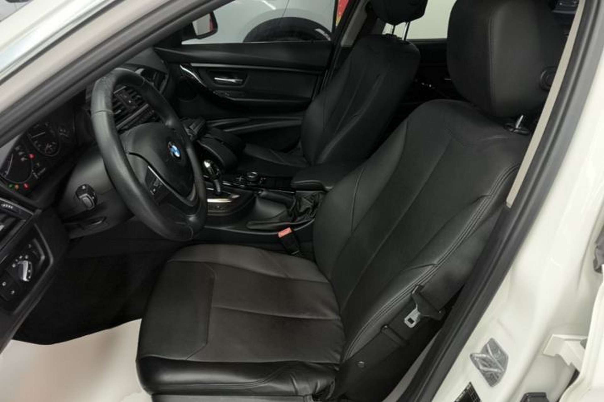 Used BMW 3 Series 2016 320Li Ambition Model Left Front Seat