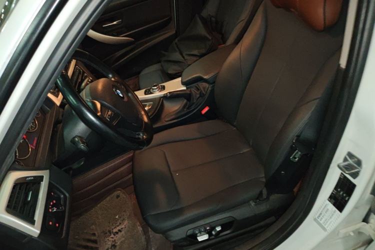 Used BMW 3 Series 2016 320i Fashion Model Left Front Seat
