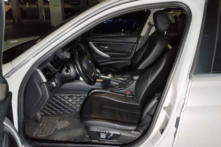 Used BMW 3 Series 2016 328Li Fashion Model Left Front Seat