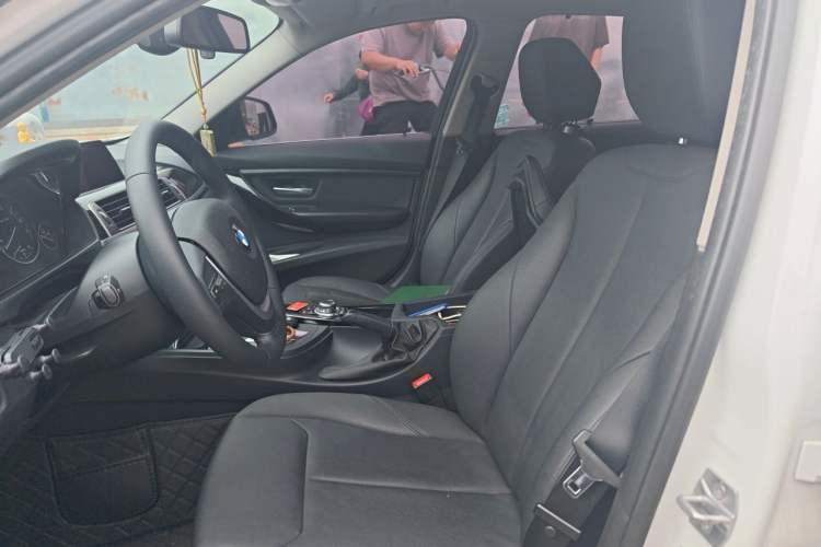 Used BMW 3 Series 2016 320Li Fashion Model Left Front Seat