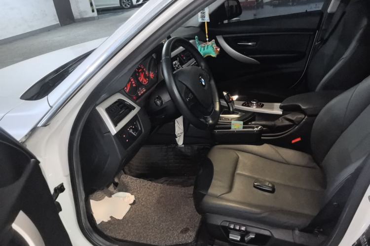 Used BMW 3 Series 2016 320Li Fashion Model Left Front Seat