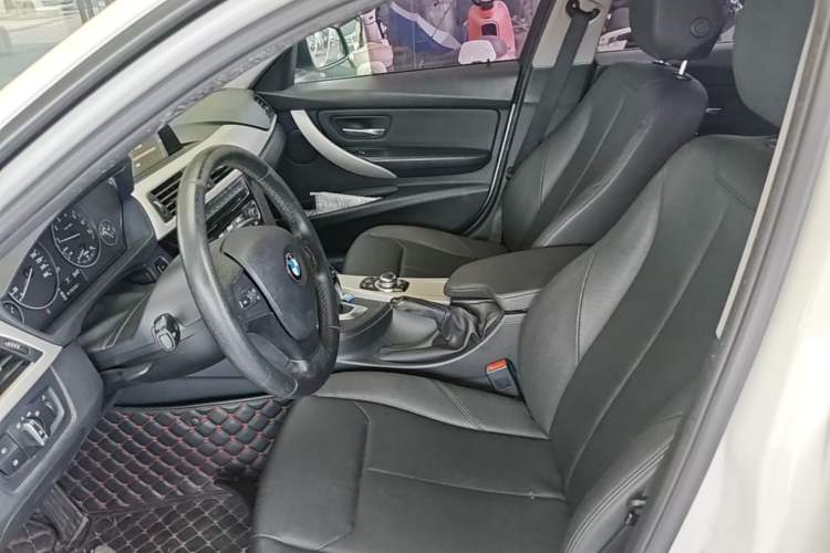 Used BMW 3 Series 2016 320i Fashion Model Left Front Seat