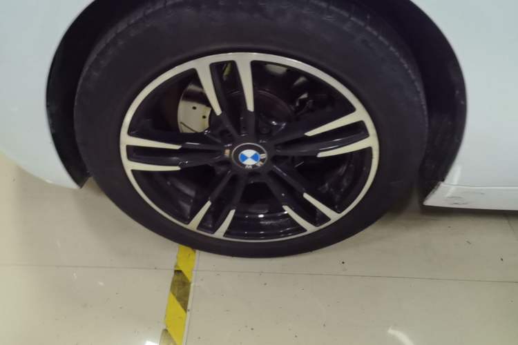 Used BMW 3 Series 2016 320Li Fashion Model Left Front Wheel Hub