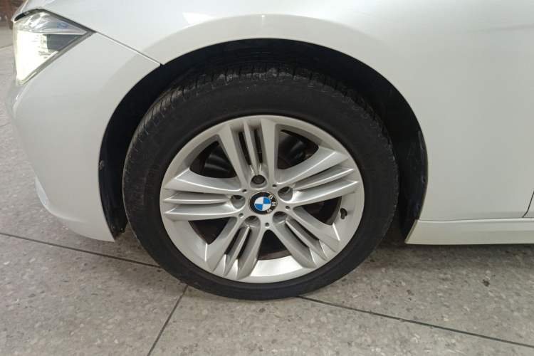 Used BMW 3 Series 2016 320Li Fashion Model Left Front Wheel Hub
