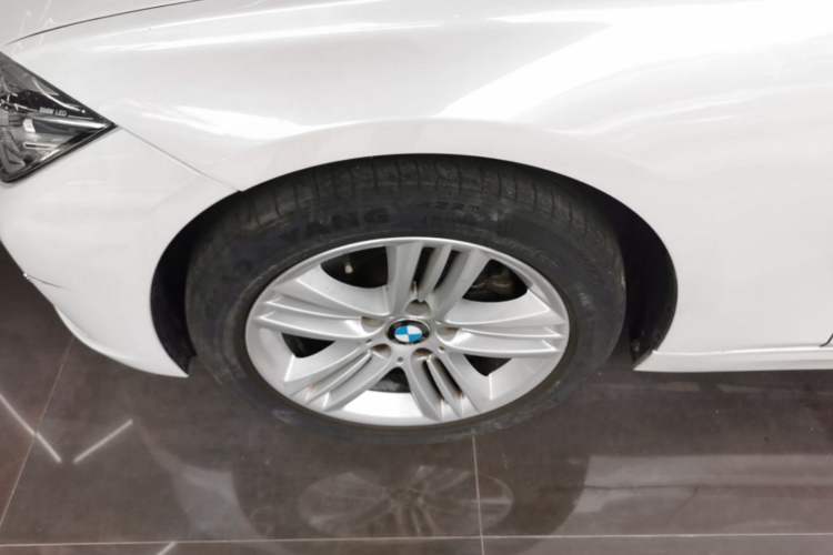 Used BMW 3 Series 2016 320Li Fashion Model Left Front Wheel Hub
