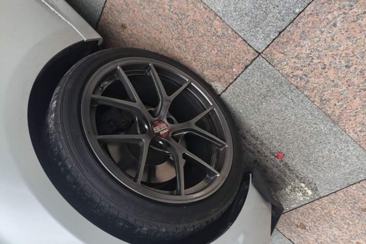 Used BMW 3 Series 2016 328Li Luxury Design Package Left Front Wheel Hub