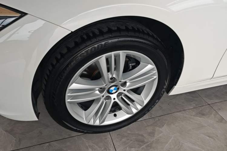 Used BMW 3 Series 2016 320Li Fashion Model Left Front Wheel Hub