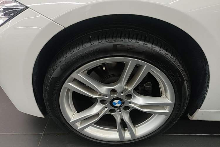 Used BMW 3 Series 2016 328i xDrive M Sport Edition Left Front Wheel Hub