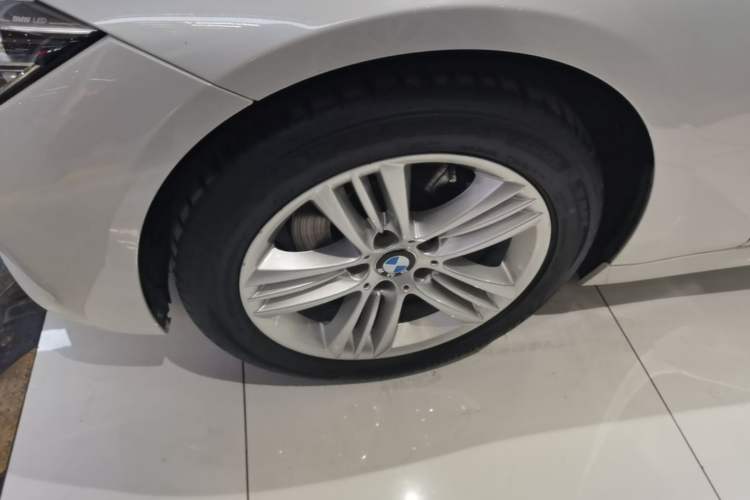 Used BMW 3 Series 2016 320i Fashion Model Left Front Wheel Hub