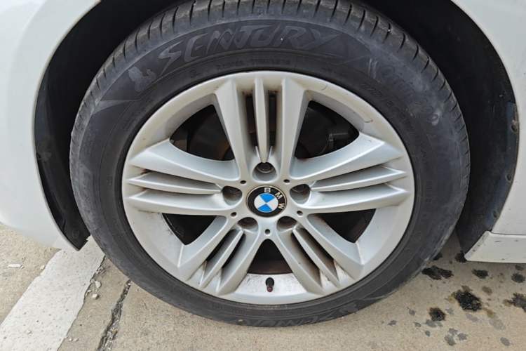 Used BMW 3 Series 2016 320i Fashion Model Left Front Wheel Hub