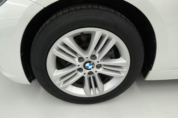 Used BMW 3 Series 2016 320Li Ambition Model Left Front Wheel Hub