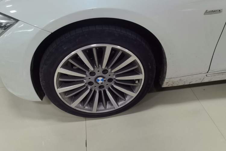 Used BMW 3 Series 2016 328Li xDrive Luxury Design Package Left Front Wheel Hub