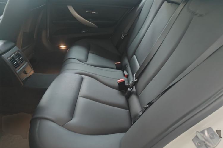 Used BMW 3 Series 2016 320Li Fashion Model Left Rear Seat