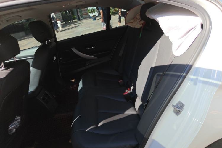 Used BMW 3 Series 2016 320Li Fashion Model Left Rear Seat