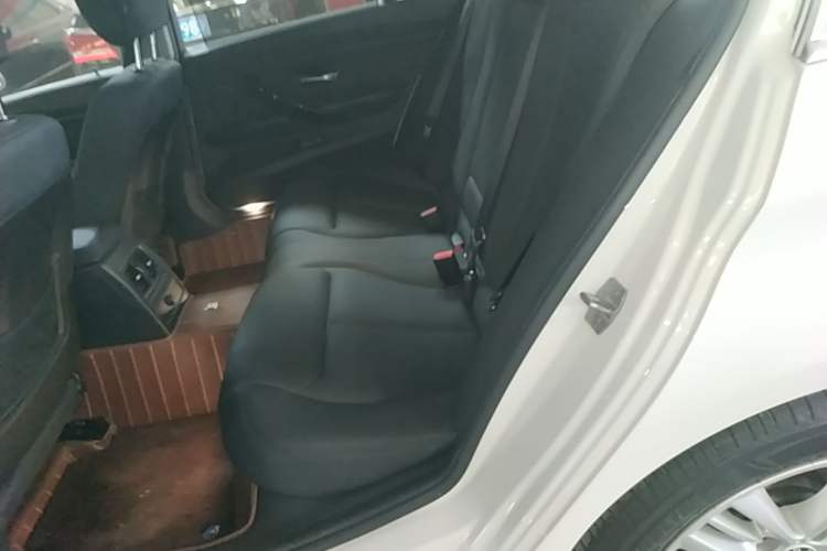 Used BMW 3 Series 2016 320Li Ambition Model Left Rear Seat