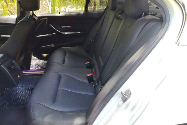 Used BMW 3 Series 2016 320i Fashion Model Left Rear Seat