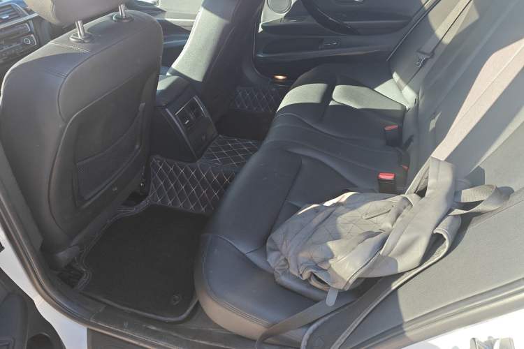 Used BMW 3 Series 2016 320Li Fashion Model Left Rear Seat