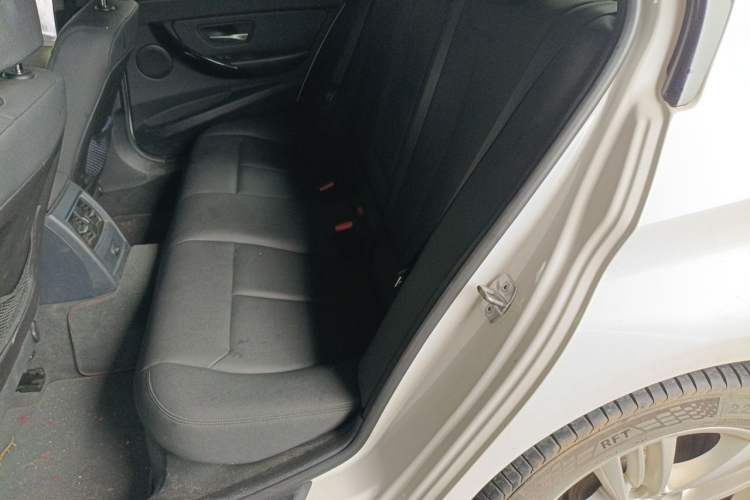 Used BMW 3 Series 2016 320i Fashion Model Left Rear Seat