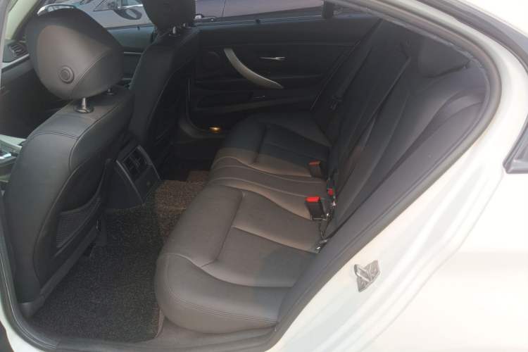 Used BMW 3 Series 2016 320Li Fashion Model Left Rear Seat