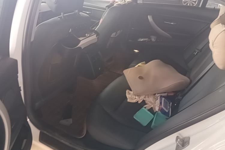 Used BMW 3 Series 2016 320Li Fashion Model Left Rear Seat