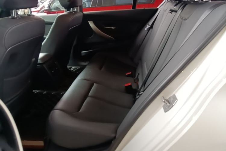 Used BMW 3 Series 2016 320i Fashion Model Left Rear Seat