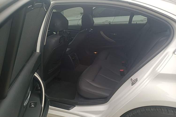 Used BMW 3 Series 2016 320Li Ambition Model Left Rear Seat
